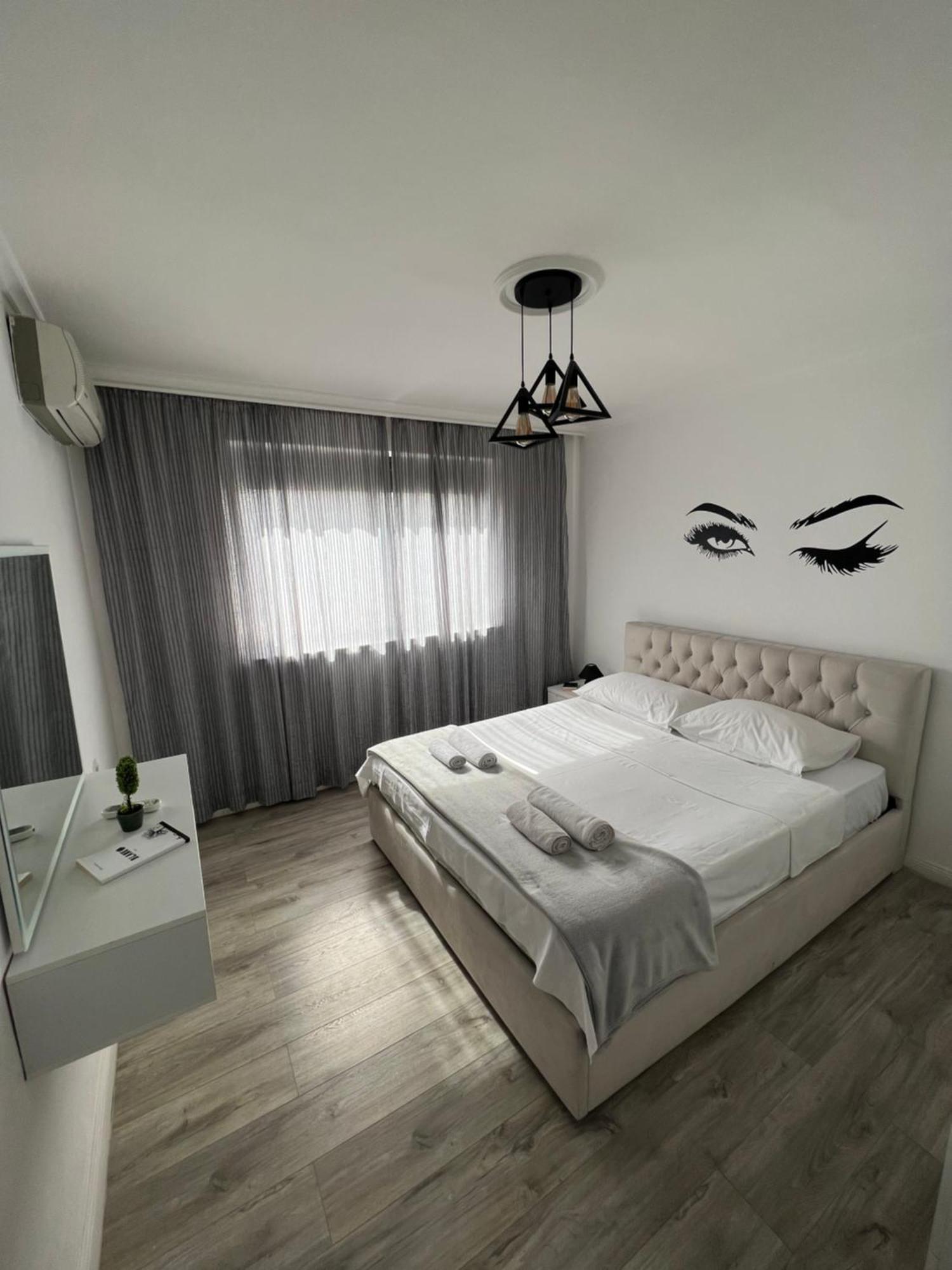 Skanderbeg View Apartments Тирана Екстер'єр фото